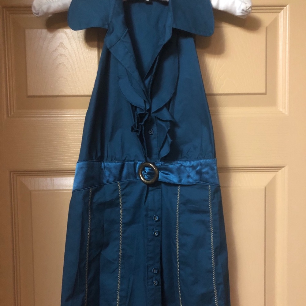 Sleeveless teal top